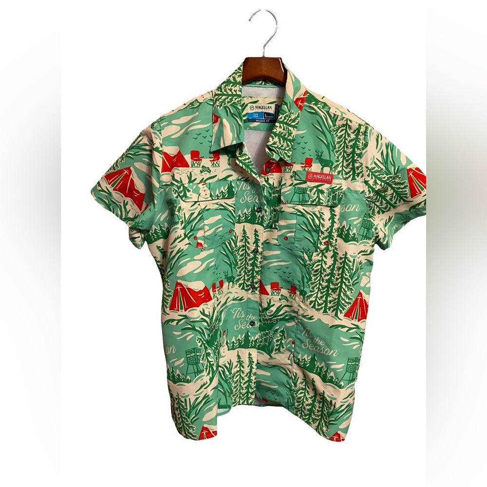 Magellan Outdoors "Tis the Season" Button-Down Fishing Shirt Mens L Relaxed Fit